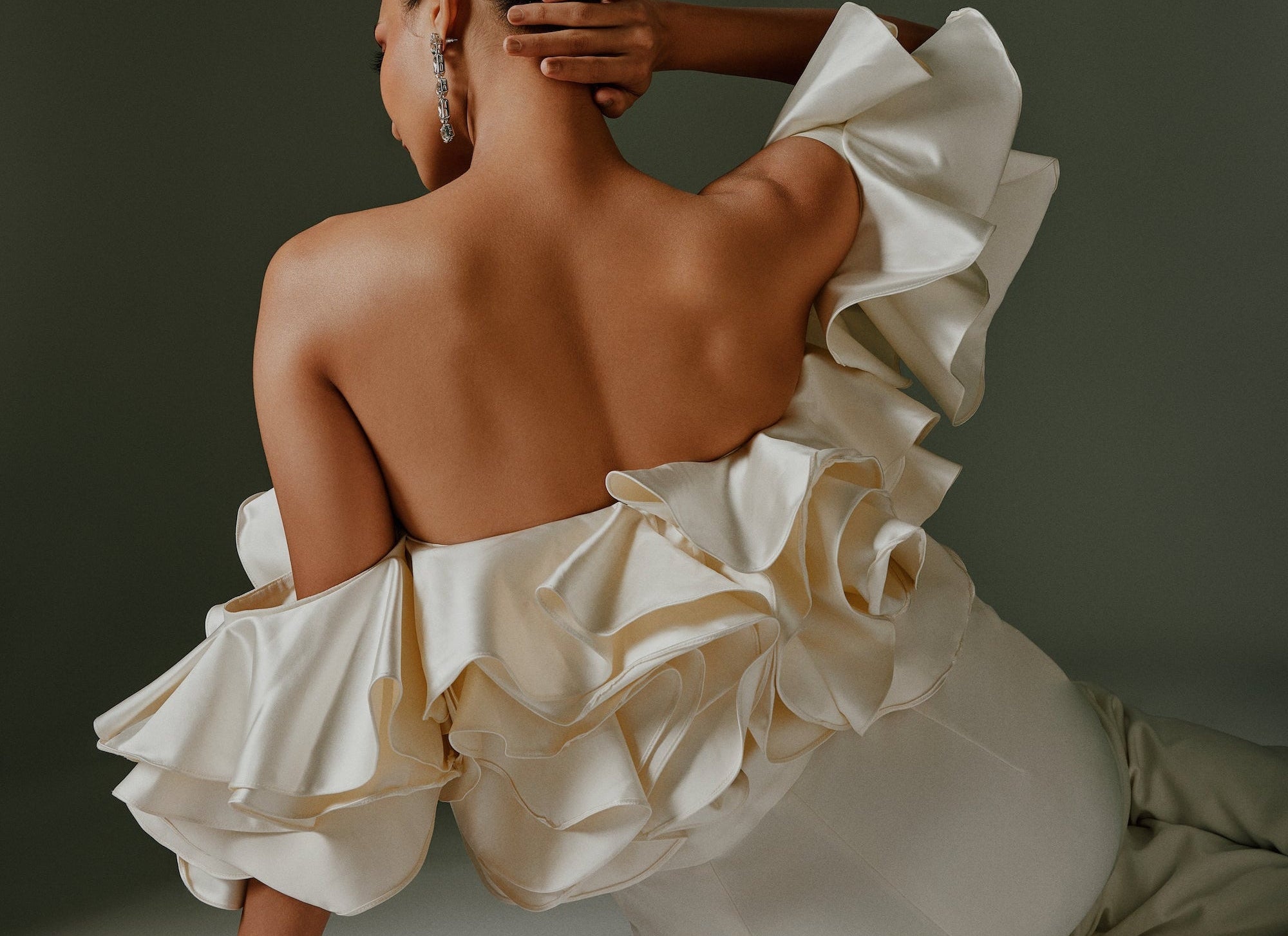 Ruffle satin top backless 